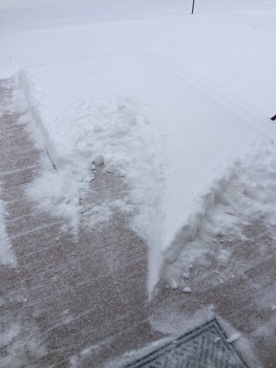 maryb527's tweet photo. @WFSBMorningTeam  about 4 inches https://t.co/gemq7Oa1Ef