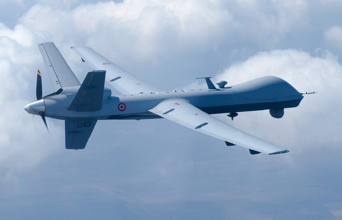 Aeronautica Militare on Twitter: "Il velivolo MQ-9 “Predator B ...