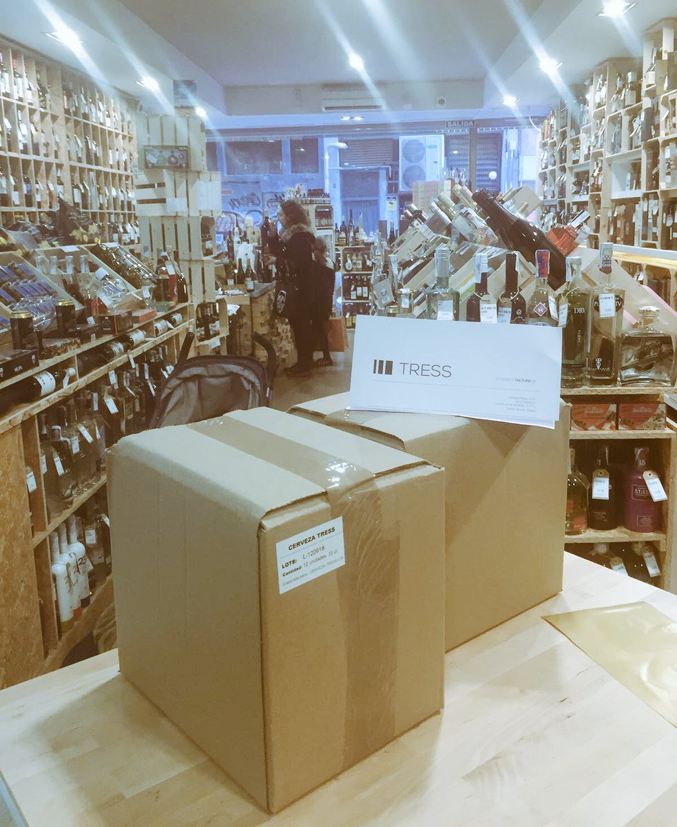 La #Tress llega al centro de #Murcia! Ya tenemos un punto de venta al público, se trata de La Bliblioteca del Gourmet (Junto al Teatro Romea - C/ Albacete, 6 - 30001) y allí la podréis encontrar en sus dos formatos, 33cl y 75cl.