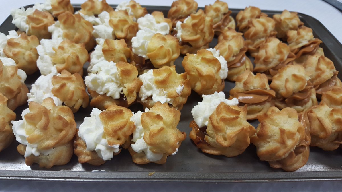 TGNAjuntament's tweet photo. Cursos als #CentresCívicsTGN | Us heu quedat sense idees per les #postres de diumenge? Al #CCSPiSP aprendreu a reinventar les lioneses o els braços de gitano amb tocs de gust especials. 

📷 #UnadePostres
ℹ️ Últimes places: https://t.co/sxQtPwAQte   https://t.co/VIGfSwTH1Y