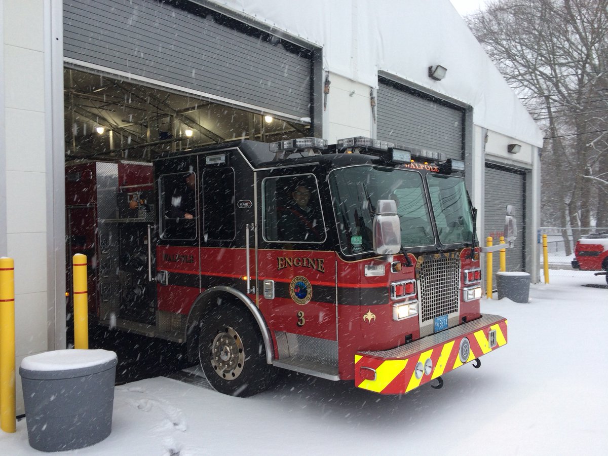 Local2464's tweet photo. E3 driving FF Mahoney home after his last Tour of Duty.  FF Mahoney retired after 31years of service to the Walpole Fire Department. https://t.co/XWRCGlLJ4N