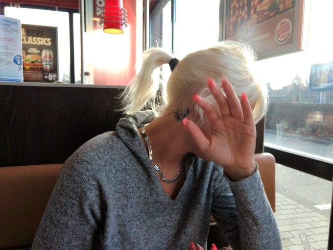 Zu fr&uuml;h f&uuml;r Fotos! Erst einmal gem&uuml;tlich fr&uuml;hst&uuml;cken und in den Tag starten. Was macht ihr so heute?<a href="/tag/erwischt"class="tags"><span>#erwischt</span></a>