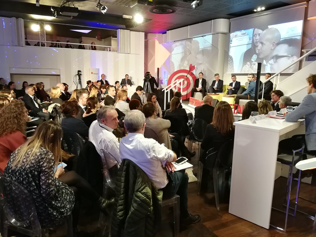 PerfRetail's tweet photo. Même après un déjeuner copieux, #PerformanceRetail ne désemplit pas ! #engagement #fidelisation @Keetiz @gowento @GoldenEyesFID @LeBlogDiamart https://t.co/U4cMKawE2l