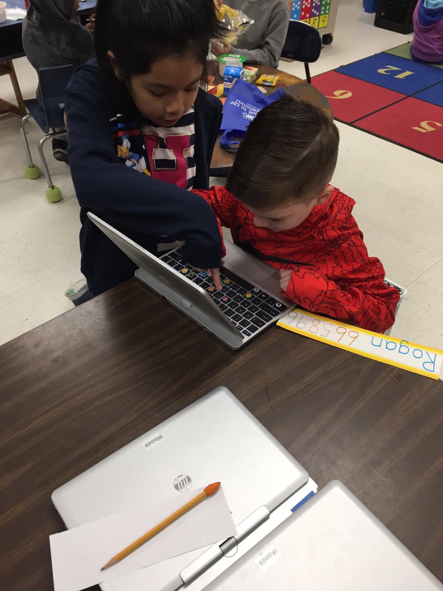 Ms_L_Anderson_'s tweet image. Thanks to a few Fifth graders we learned some new tricks on the computer today  #ComputerITServices  #IBelieveInFifthGraders
