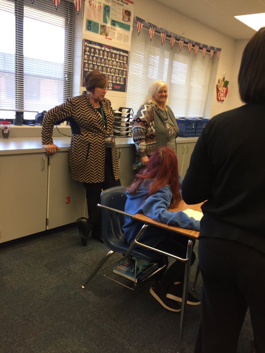 MathLooksLikeMe's tweet photo. STEAM Civics Classroom. @DiscoveryEd #DESTEM https://t.co/VZSnMucBOY