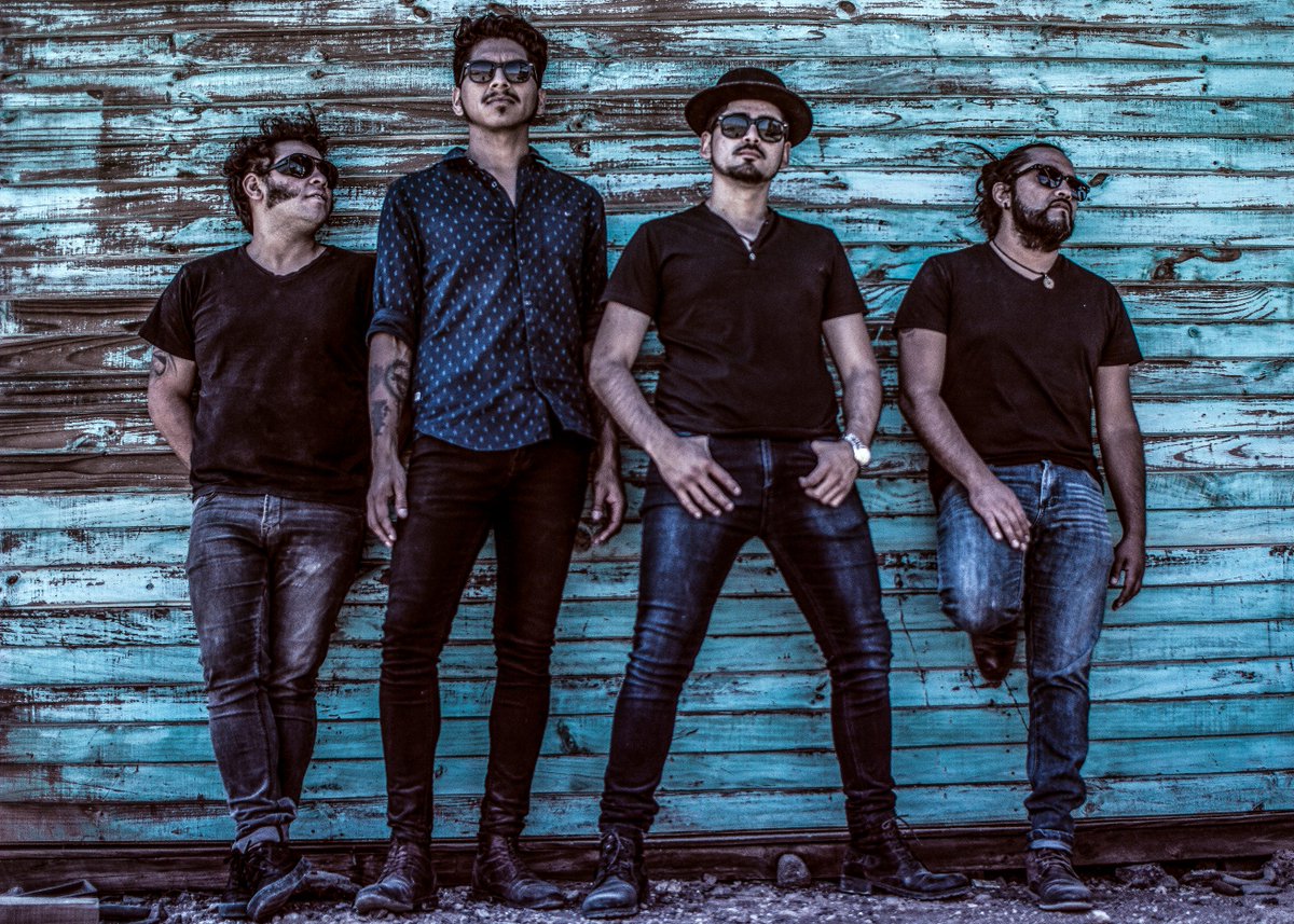 CunadeBarro's tweet photo. se viene lo nuevo de CdB! síguenos en Fb e Instagram! foto por Fabián Mayta @mandidoctor @Culturaafta @ConsejoCulturaA @EscuelasdeRock @VRuidosos @rockaxiscontodo @fm7antofagasta @futurofm https://t.co/w3nMp75R03