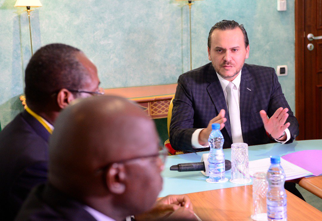 TeamBLAGabon's tweet photo. Une délégation de la Direction générale des impôts conduite par M. le directeur général, François Auguste Akomezogho, a été reçue en audience par le Directeur de Cabinet du Président de la République pour faire un état des lieux de cette administration #Gabon #TeamBLA @IkeNgouoni https://t.co/ZIVnzxz9JH