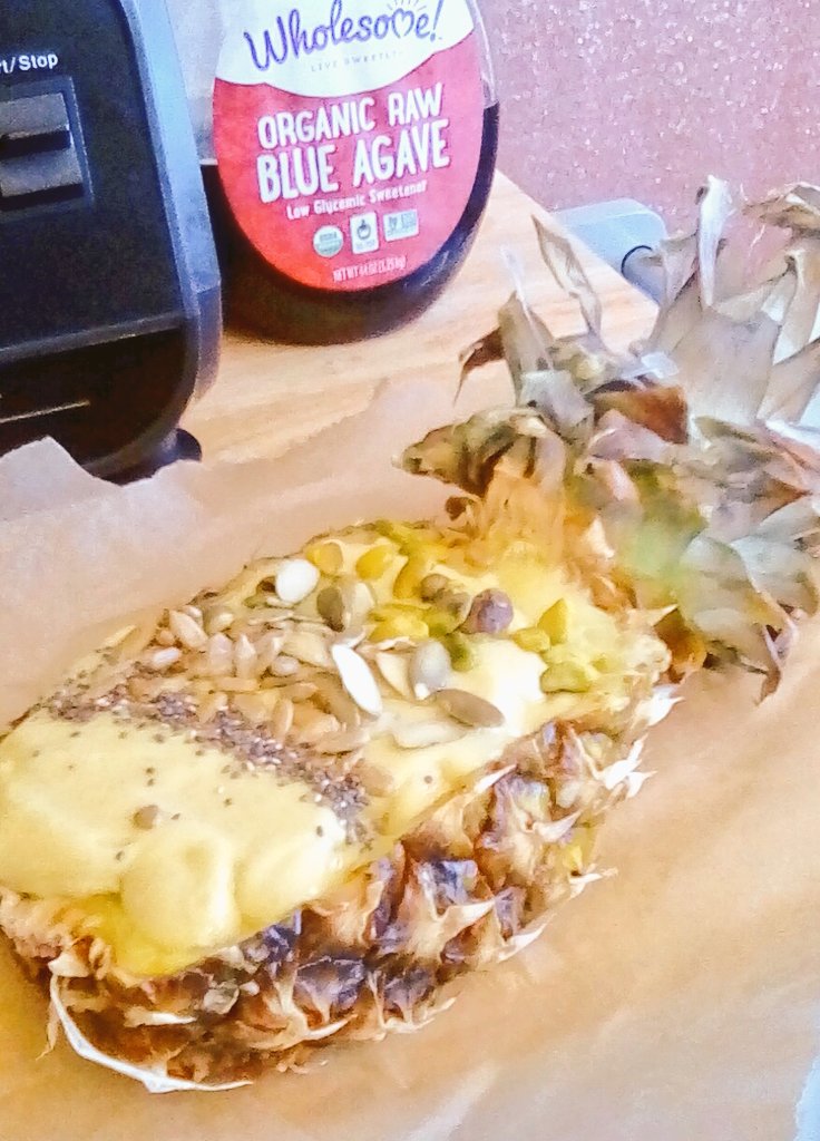 D_gr8ful1's tweet photo. Yesterday's plant based breakfast was a smoothie served inside of one of the ingredients used! It was really tasty Y'all!🌱🍍🍌😋😊 https://t.co/RQy52FKRYX