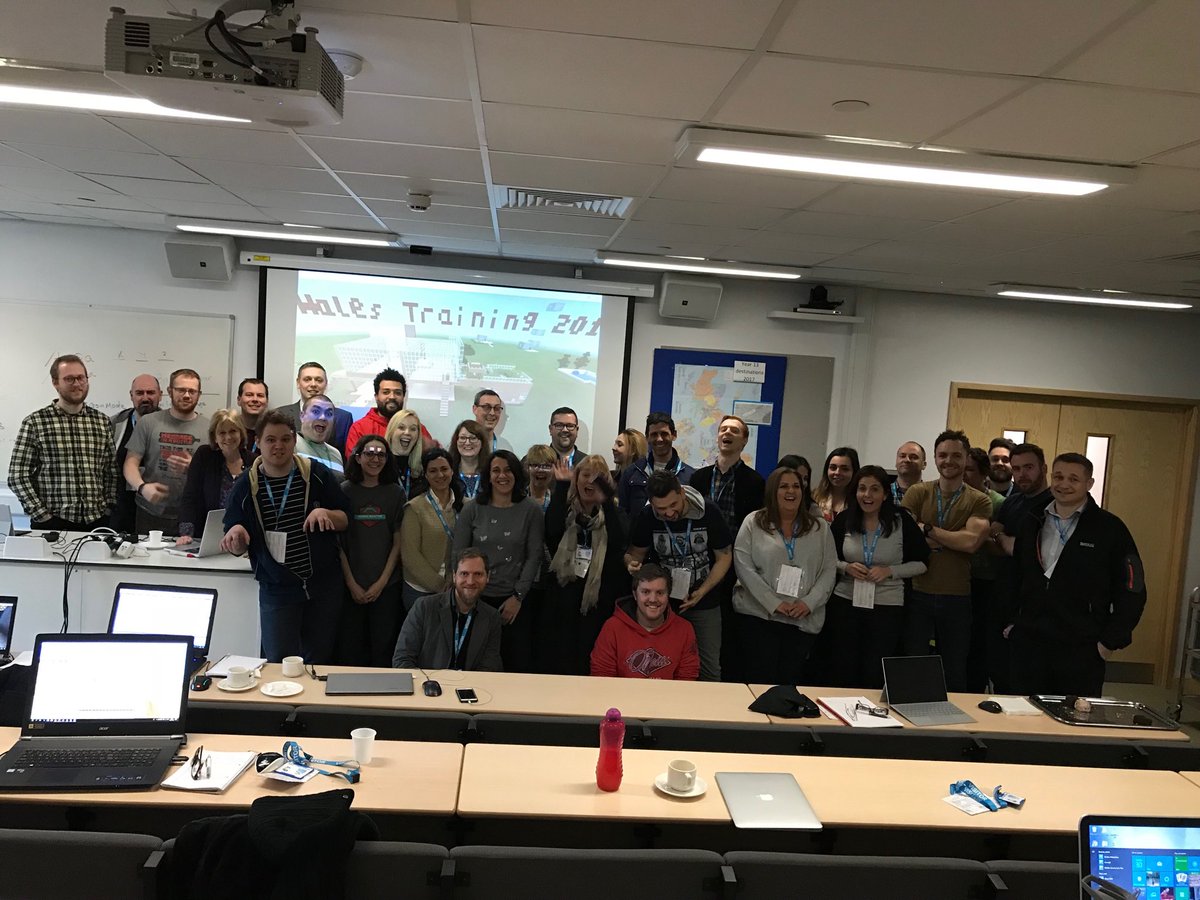 MeenooRami's tweet image. Amazing experience meeting trainers and educators in Wales #MinecraftEdu @PlayCraftLearn thank you!!