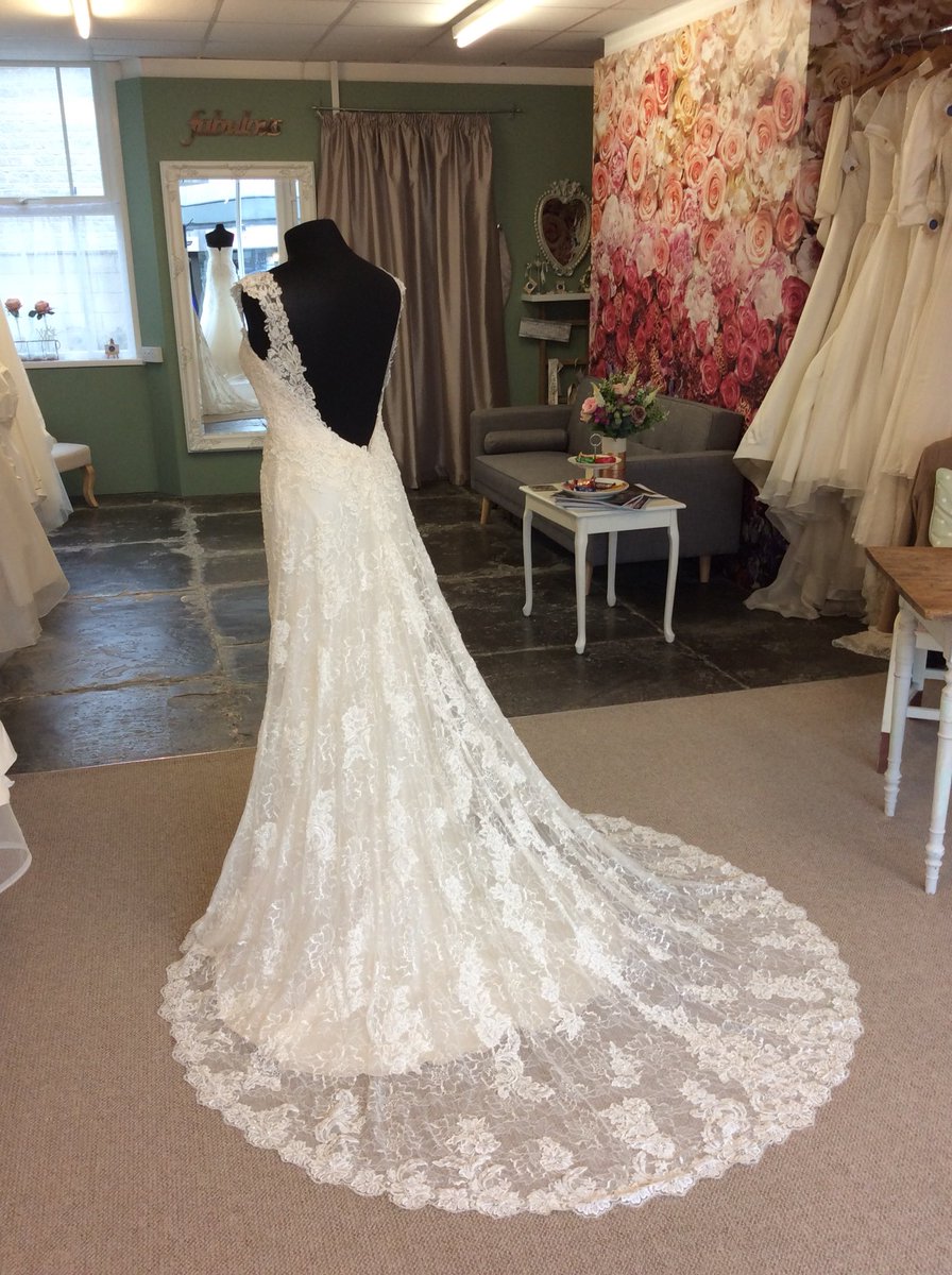 BridalrelovedSt's tweet photo. This new beauty arrived in the boutique today! #lacetrain #weddingdress #Somerset https://t.co/Orb6bG1bss