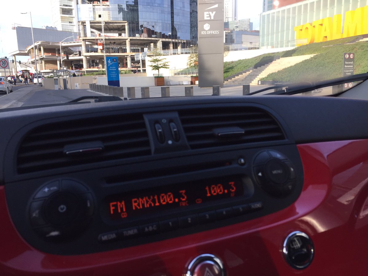PRISSMILLAN's tweet photo. Escuchándolos desde Zapopan, saludos!!! #unomasrmx @goliveros @Tirodopolus @RMXradio https://t.co/3ThU4Rzatg