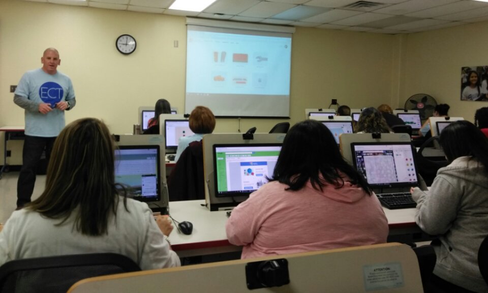 andreacantuect's tweet image. ECT Training, love TINKERCAD😍😍😍!!!!!!!!!!! @NISDTechApps @john_w_moran @NISD @nisdect