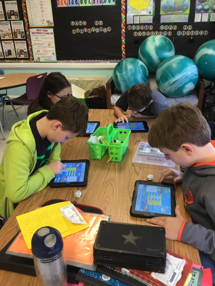 NicoleCarterRVA's tweet photo. Ozobot lesson with Mrs. Demas #CodingwithOzobots #FunctionalWritingIntro @Mrs_Demas https://t.co/lK1mLhEX93