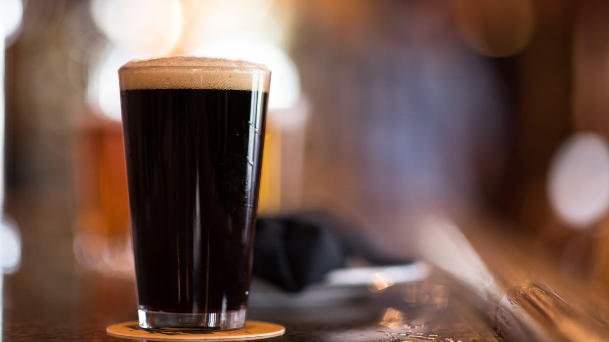 emilyhutto's tweet photo. I'm tasting #dailystout in February to support @Water_for_Good. Who's with me? https://t.co/hA0fCh9mQI 📷: @jdt1088 #stoutmonth #waterforgood #cheerstothat https://t.co/UsRAuslGbH