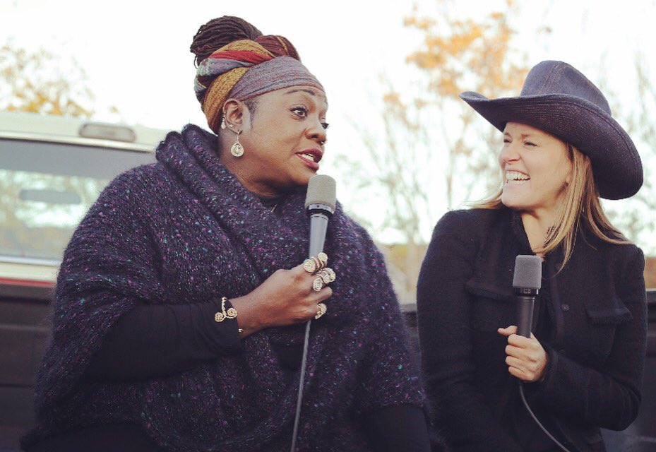 HeyInBedWith's tweet image. We met Detroit royalty! Hear the story behind the music of @THORNETTAD, the Queen of Detroit Blues. 👑 youtu.be/npUn5992Lvc