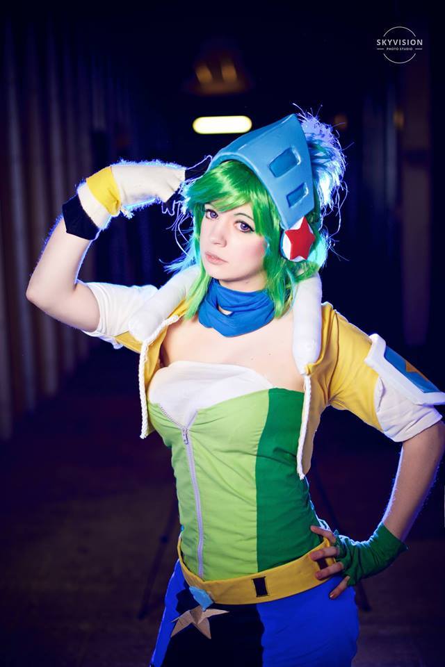 Fu 🏳️‍🌈 on X: My Arcade Riven Cosplay from League of Legends. All  selfmade :D #cosplay #riven #lol #league #of #legends #leagueoflegends  #arcade  / X