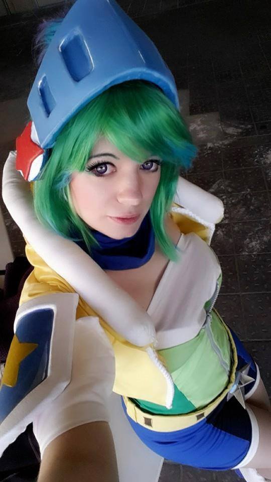 Fu 🏳️‍🌈 on X: My Arcade Riven Cosplay from League of Legends. All  selfmade :D #cosplay #riven #lol #league #of #legends #leagueoflegends  #arcade  / X