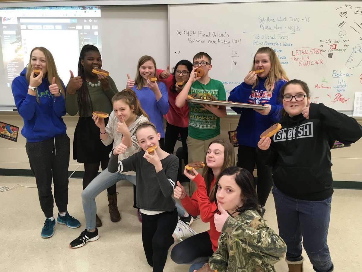 tpetreikis's tweet image. Day 2- MS Classroom Challenge of the Day winners- Mrs. Janssen’s choir class! #mathweek2018 
Thank you @aviands for the donuts!  
@npsd1 @KateRoseJanssen