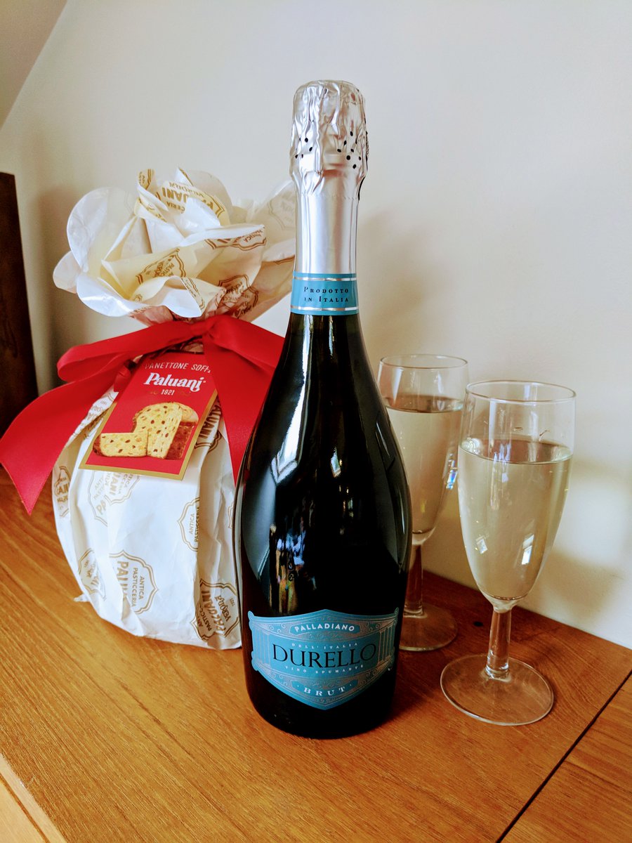 A lovely Italian Fizz, a fabulous alternative to Prosecco
#Durello #glassofbubbly #Italiansparkling