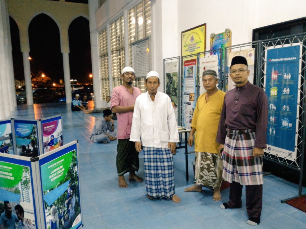 aadkgm's tweet photo. Pamern antidadah sempena program pertandingan tilawah al quran msjd Tengku Muhammad Faez Petra Gm @aadkkelantan https://t.co/CuRCnGEYdZ
