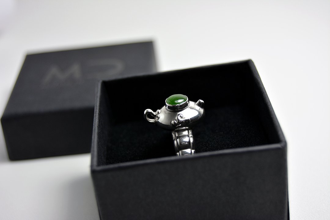 It was great to have opportunity to design and create a beautiful piece of #Jewellery that’s completely one-of-a-kind for <a href="/MayKingTea/">May King Tsang - FOMOCreator 🎤</a>
#commissions #bespoke #teapot #Ring