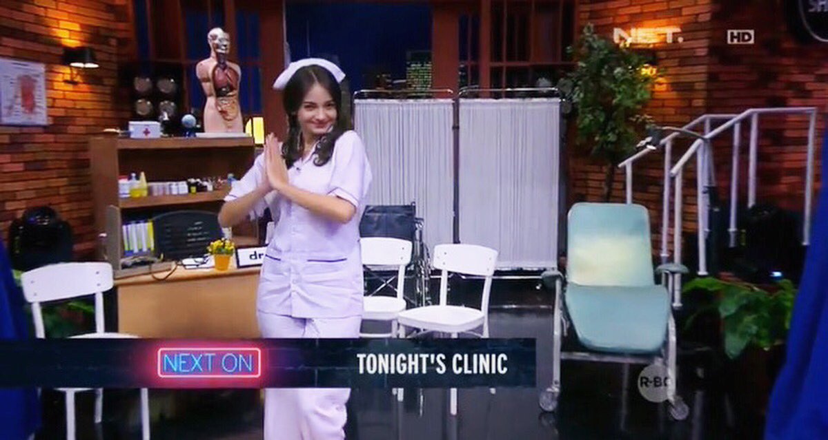 Live <a href="/TonightShow_NET/">Tonight Show NET.</a> bersama <a href="/EnzyStoria/">Enzy Storia L.</a> malam ini pkl. 23.00 wib 🎬🎬
#enzystoria #fafamanagement