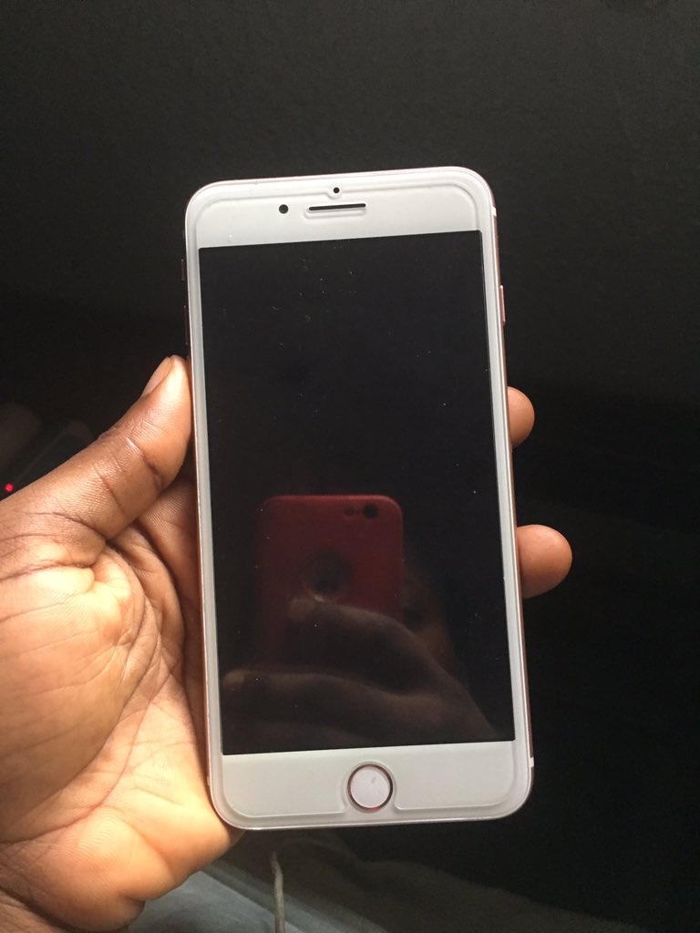 Ayokacarew's tweet photo. My lil cousin just got this IPhone 7plus for 23k.. Na the camera spoil am 😭😭😂😂 https://t.co/6w4Tmc2pdn