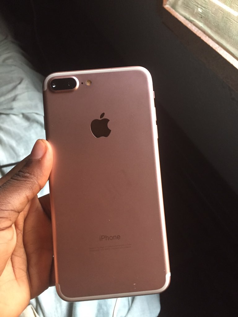 Ayokacarew's tweet photo. My lil cousin just got this IPhone 7plus for 23k.. Na the camera spoil am 😭😭😂😂 https://t.co/6w4Tmc2pdn