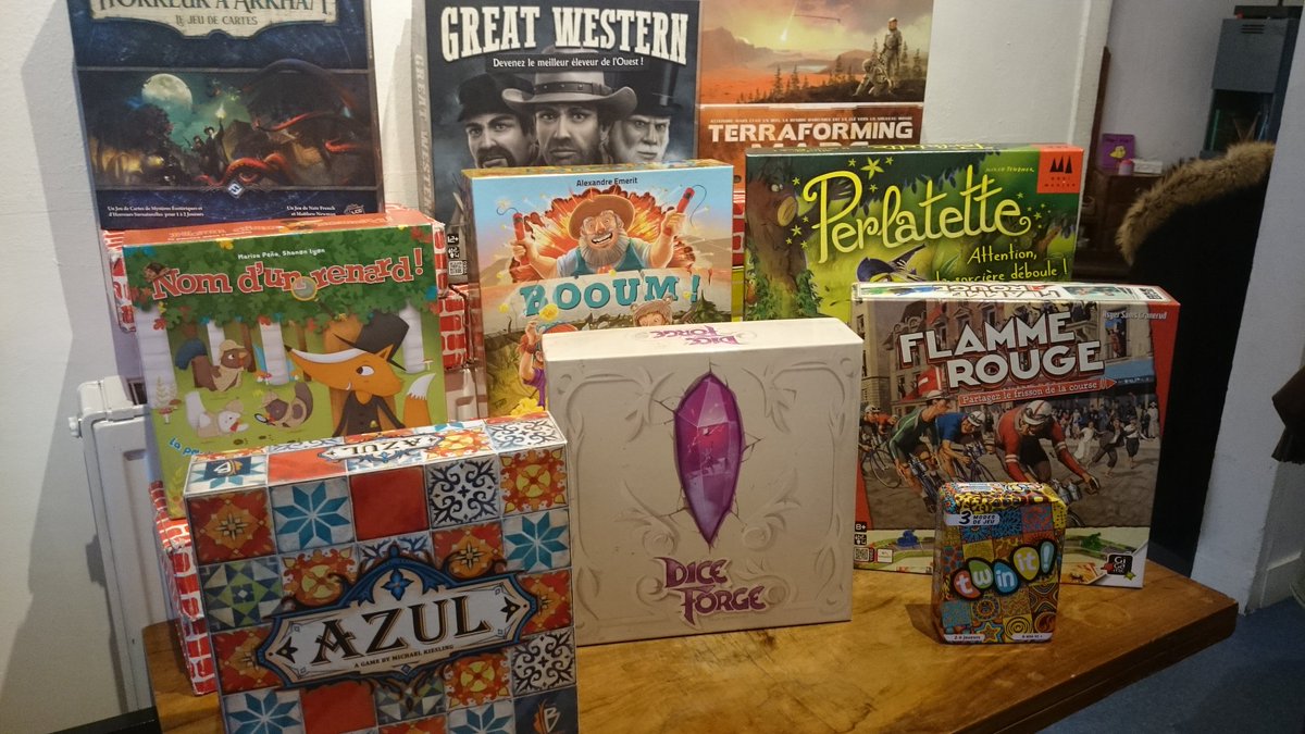 IdaGonthier's tweet photo. Cette après-midi on a rendez-vous au Hasard d'un Café, lieu associatif pour se rassembler entre amoureux petits et grands des #JeuxdeSociété. On fait le point sur la 32e édition du Festival Internationnal des Jeux @fijcannes https://t.co/4ccNBOtRrR