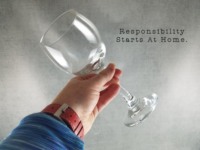 thirdstopright's tweet image. Protecting our children is of utmost importance which is why we as parents need to educate them about the dangers of underage drinking. Find out more.  goo.gl/zgvSHW #KnowWhenKnowHow #PLCB #PreventandEducate #ad