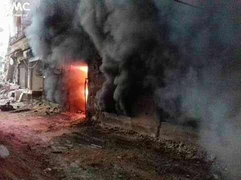 JennRollins1002's tweet photo. Dozens of fires in buildings and apartments in #Harasta caused by #Assad regime bombing with 20 surface-to-surface missiles loaded with internationally banned Napalm. #GhoutaIsBleeding #NoToSochi #Syria via: @Ghouta_GMC https://t.co/cWknTAWju4