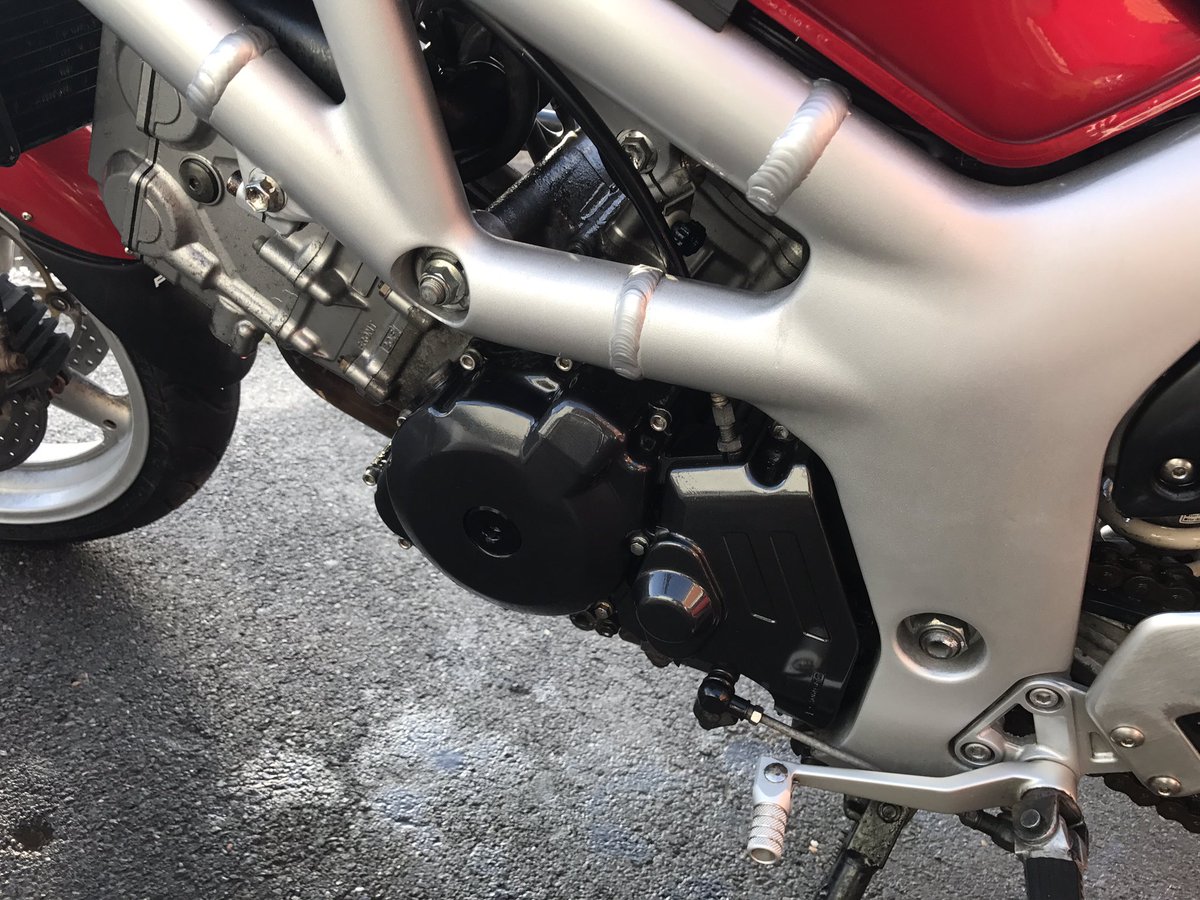 MotorSplash_'s tweet image. Suzuki SV650 also in for a Silver wash #motorbike #valeting #Suzuki #SV #VTwin #Cheltenham