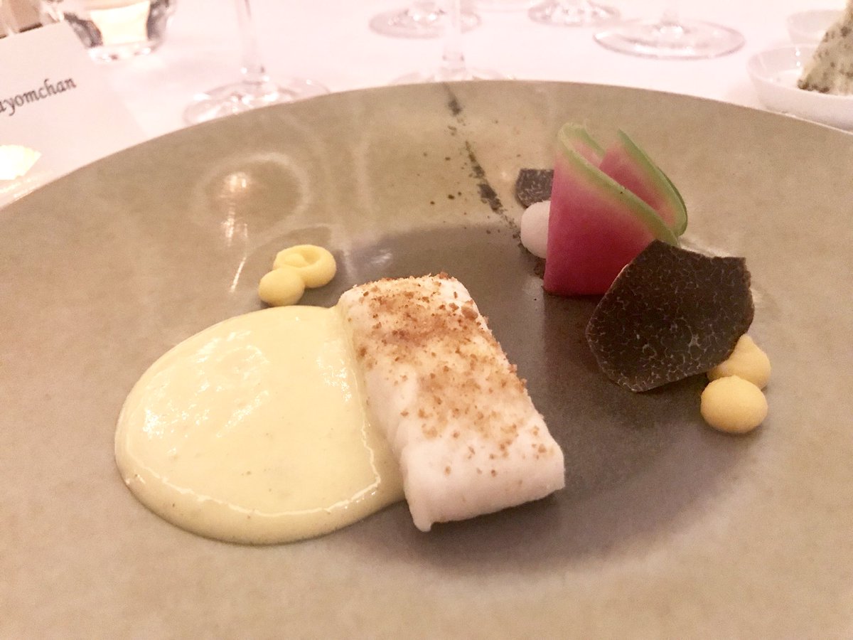 commecestbon's tweet photo. #ดินเนอร์ #เชนเดส์โรติสเซอร์ส #ห้องอาหารเลอนอร์มองดี #ChainedesRotisseurs #Dinner @ #2MichelinStar #LeNormandie. #chainedinner #chainedesrotisseursthailand #mandarinorientalbangkok #commecestbon  #2ดาวมิชลิน https://t.co/tis1UgTIRe