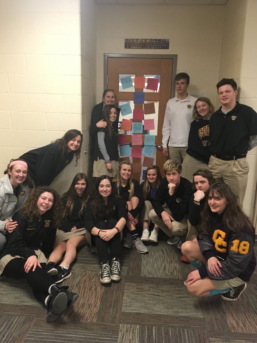 horn_shelley's tweet photo. My seniors had a. myriad of answers to the question, "What are you grateful for receiving in your Catholic education?"#CSW18 #SacramentsRULE #GCHSteachersarethebest https://t.co/cPWyM3Omo4