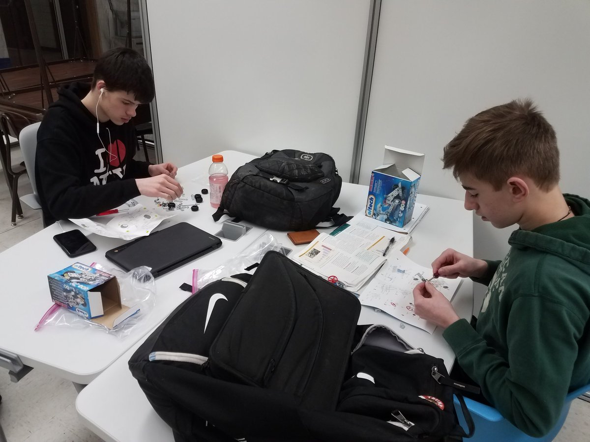 DavidVoves's tweet photo. Atticus, Wyatt, Chassidy, &amp; Jadan in Construction 4 the Numbers demonstrating proficiency of reading blueprints to construct.  Prep for chairs.  #MyCalling #WhyITeach #WeAreCC @jwl4120 https://t.co/jQ0729N8Pu