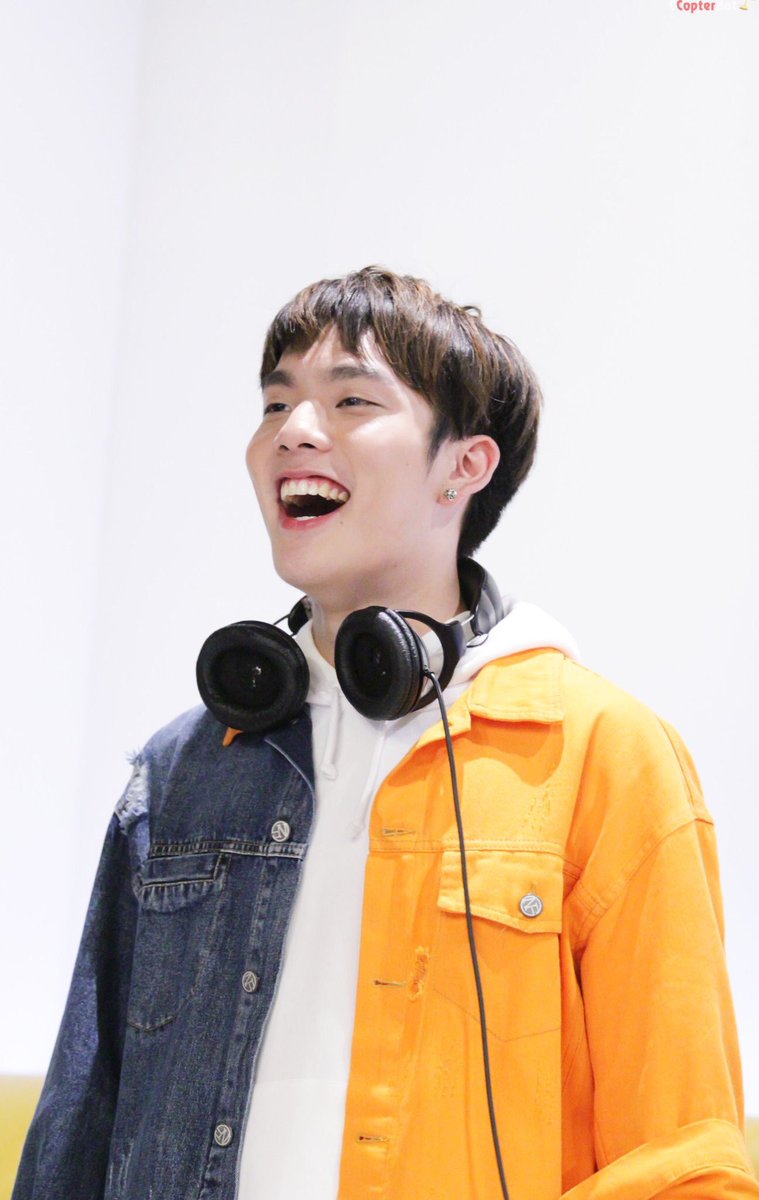 Alejj_1218's tweet image. #Happy21stCopter
#พี่เตอร์สินก
@CTR2DAB 
Happy birthday to Copter/候三龙. 
It is a blessing in Spanish and English from China🤣.
祝你万事胜意，你永远全世界最可爱。
Love all the way you are and hope u can always laugh so sweet.

cr.logo