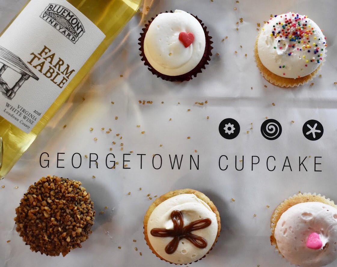 A perfect pairing for the perfect pair💕<a href="/VisitLoudoun/">Visit Loudoun</a> <a href="/VisitVirginia/">visitvirginia</a>  #ValentinesDay #winelover #love #Cupcakes #BluemontVineyard