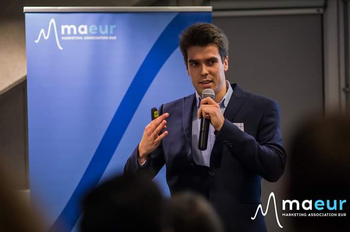 Namens <a href="/SportsGen_NL/">SportsGen</a> mocht ik afgelopen week vijftig Masterstudenten voor even meenemen in de wereld van sport en marketing. 👌🎓