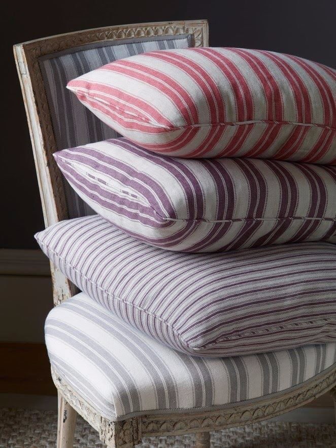 Enjoying inspiration at every angle 
#colefaxandfowler #stripes #softfurnishings #complementandcontrast #interiordesign #interiordecoration #comfort #beautiful #interiordesigners #homedecoration #jojobradleyinteriors #texture #furniture #sittingroom #upholstery #colour #