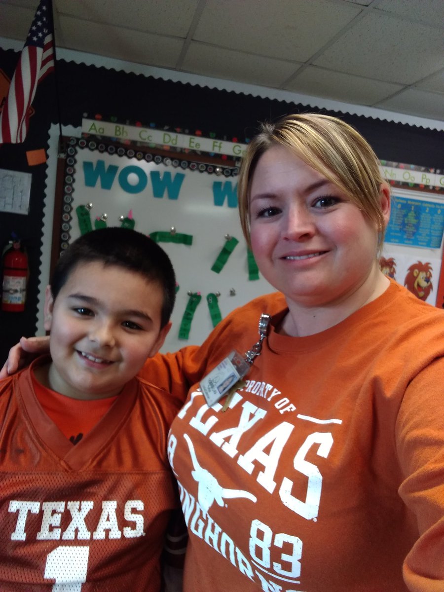 MsThompson_PFE's tweet photo. Exploring UT as a campus and  different occupations  @looscan  @HISD2College #HISDElem2college https://t.co/ozAp55jU8T