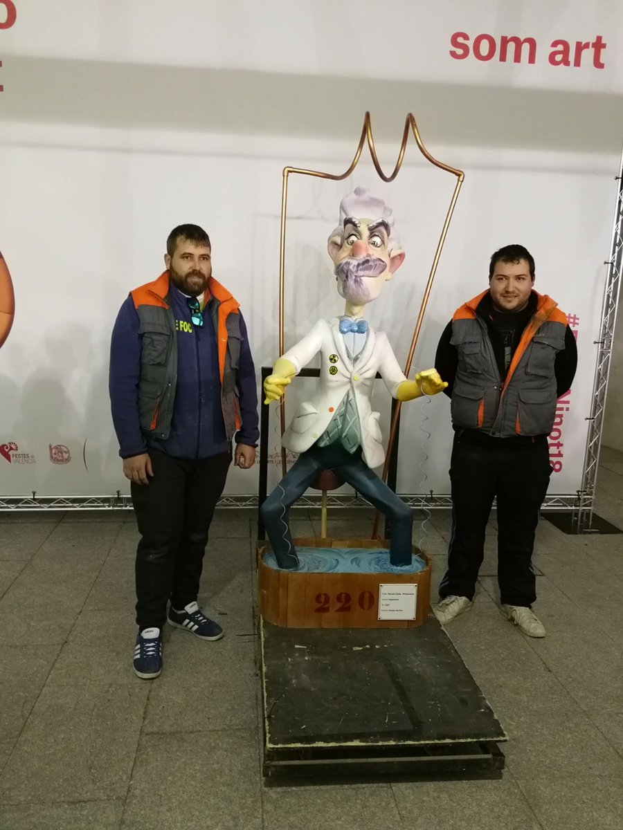 MalaltdeFalles's tweet photo. El col.lectiu @gotesdefoc comença a dur ninots a la @cityartsscience #exponinot18 #falles #falles2018 #fallas #fallas2018 https://t.co/D1cDe7Tyxs