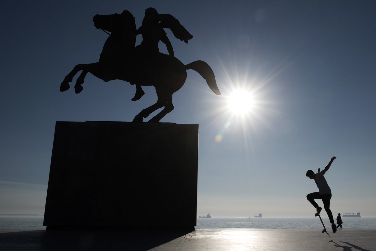 ChrisPietsch's tweet photo. The week in pictures from around the world. #RGNews #APTOPIX https://t.co/sNK5QSngUt https://t.co/u4IVpdFgsq