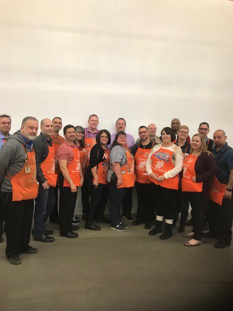 What's happening in NM?  That would be Kalika Garcia as cashier of the month, Jeremy Duarte and Ramiro Maddox in D96 providing amazing customer service and the entire leadership team feeling proud after a great visit.  Well done, Store 3502!!