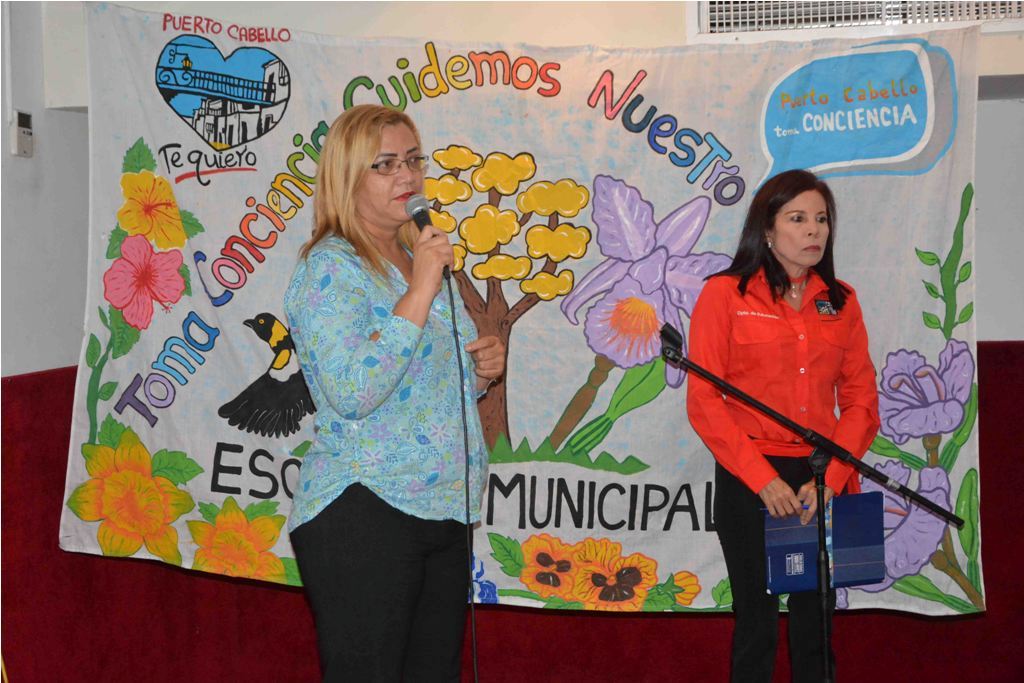 apuertocabello's tweet photo. Juramentación de las brigadas ambientales de las 14 escuelas municipales quienes trabajarán en las instituciones con los niños para el rescate del medio ambiente @JCbetancourt72 #30Ene https://t.co/Bgp5BpXlvw