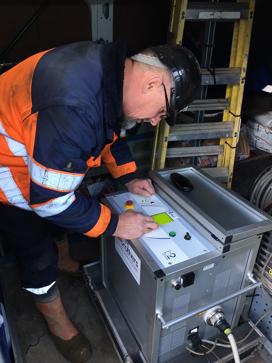 SmithBrosPower's tweet image. Did you know we do VLF testing? We&apos;ve got in-house equipment rated at 94kV and a trained team of power engineers to help in any query you may have. Drop us a line and we&apos;ll be happy to help! 

#VLF #Powerengineers #VLFtesting #WednesdayWisdom