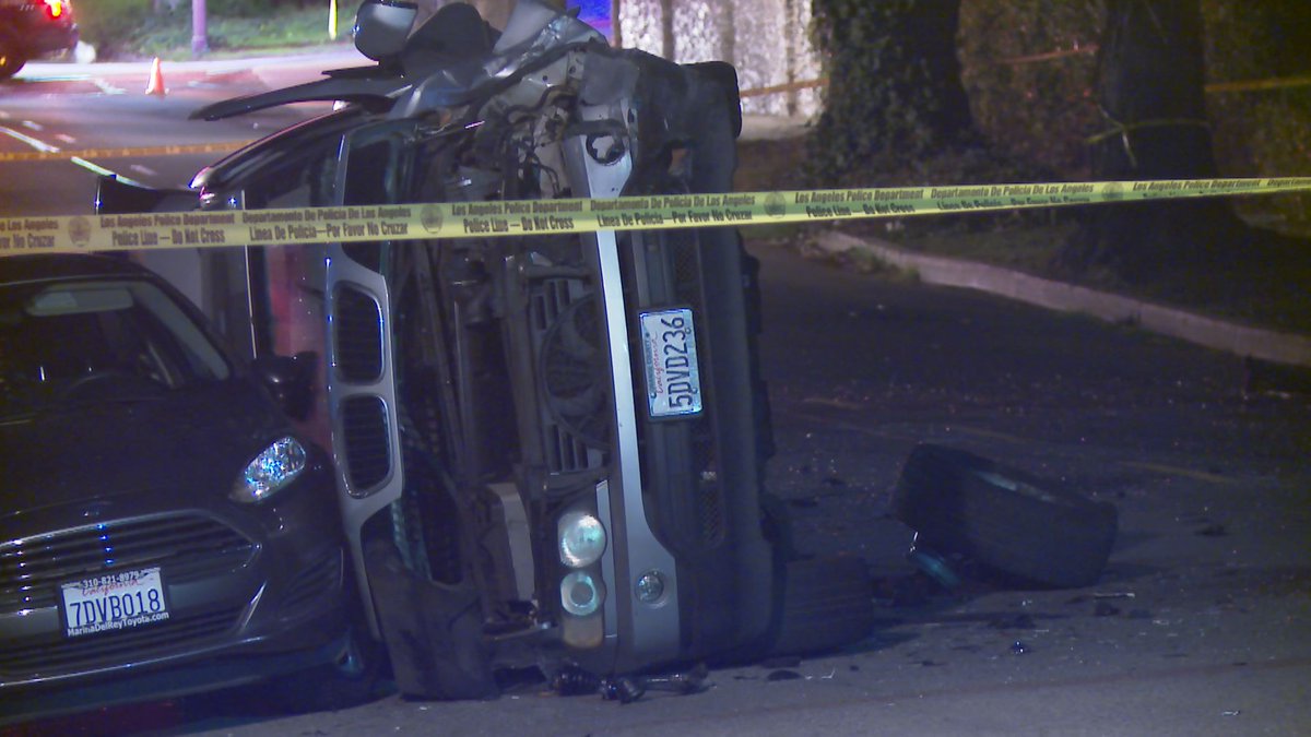 RMGNews's tweet photo. 1 killed in Ferrari rollover crash in Pacific Palisades. 2 injured including Pro Golfer Bill Haas. Actor Luke Wilson's vehicle also sideswiped. ***Pictures Not For Use Without Permission*** https://t.co/Sl42KUWu9Z