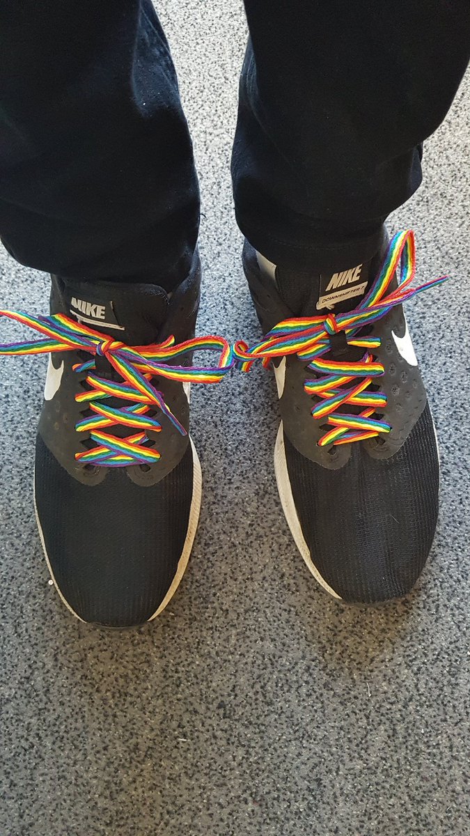 ussuactivity's tweet photo. Today is #RainbowLaces day! Make sure you pop your laces on and come along to @Surreysportpark to watch @teamsurrey in action! #GetFitFeb #GFF2018 https://t.co/XwAreaY5Cx