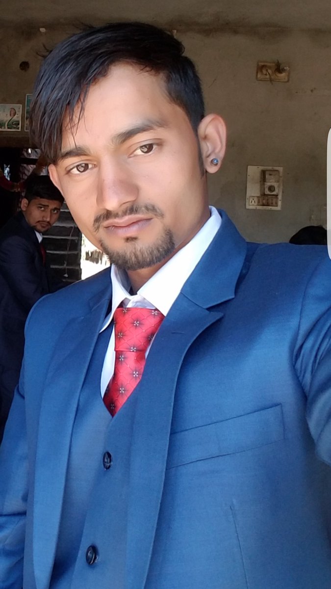 हैन अनुहार त ठिकै देख्छु त,,!
प्रपोज त एउटा आउदैन त,,,,,!
😂😂😂