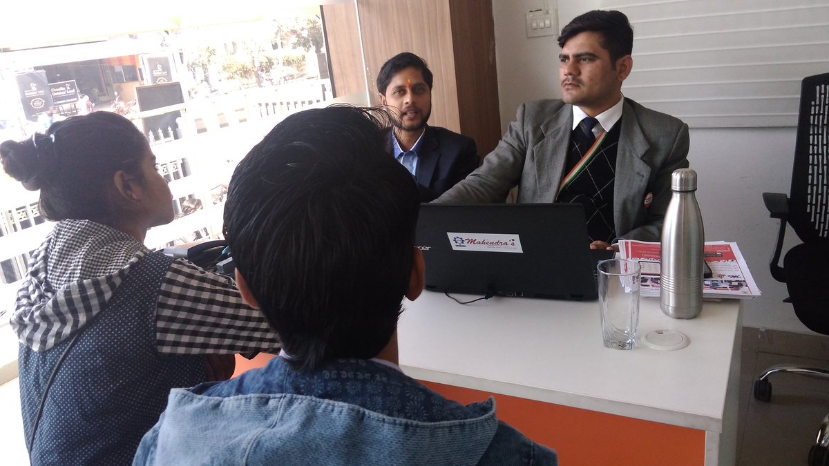 1rupya's tweet photo. Placement Drive #Mahendra #1Rupya #Lucknow https://t.co/Je2tp1cl9G