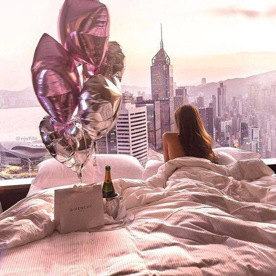 Sending love to all our customers on Valentine’s Day. How will you be spending the day?
.
#Perfect10 #Perfect10BlackLabel #MobileBeauty #BeautyServices #BeautyInLondon #ValentinesDay #Valentines #BeMyValentine #HappyValentinesDay #ValentinesDayTreats #ValentineCollection